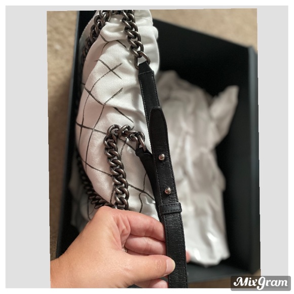 🎈SOLD🎈CHANEL New Medium Boy in black w ruthenium - Picture 14 of 16